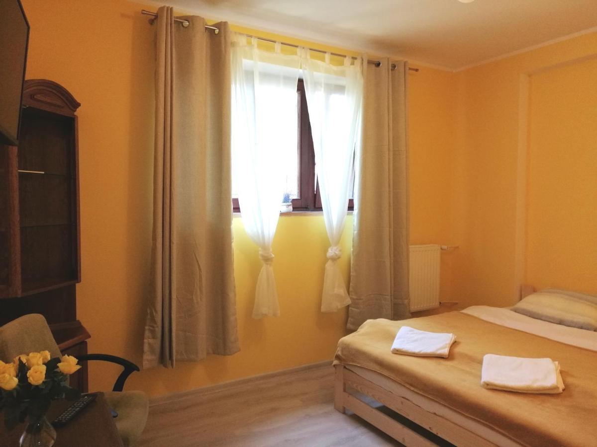 Dom Wypoczynkowy Rybnicka - Apartamenty กดิเนีย ภายนอก รูปภาพ